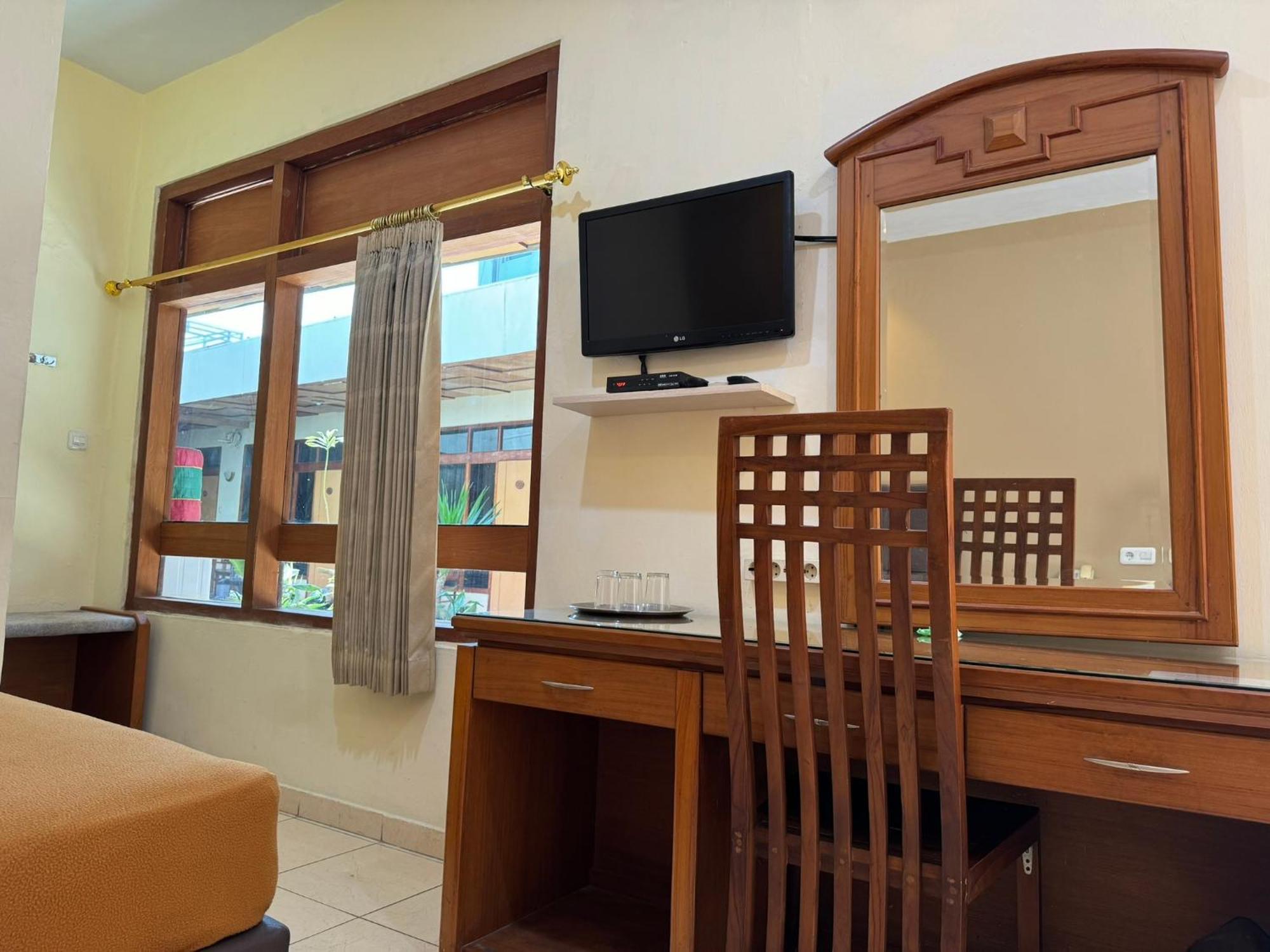 Hotel Priangan Cirebon Dış mekan fotoğraf