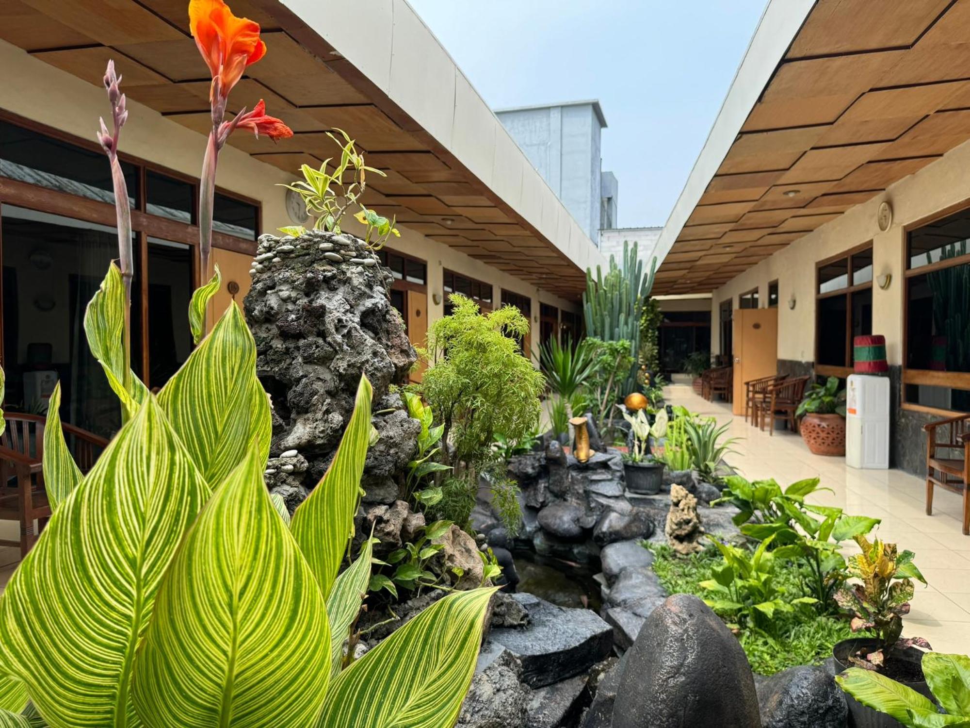 Hotel Priangan Cirebon Dış mekan fotoğraf