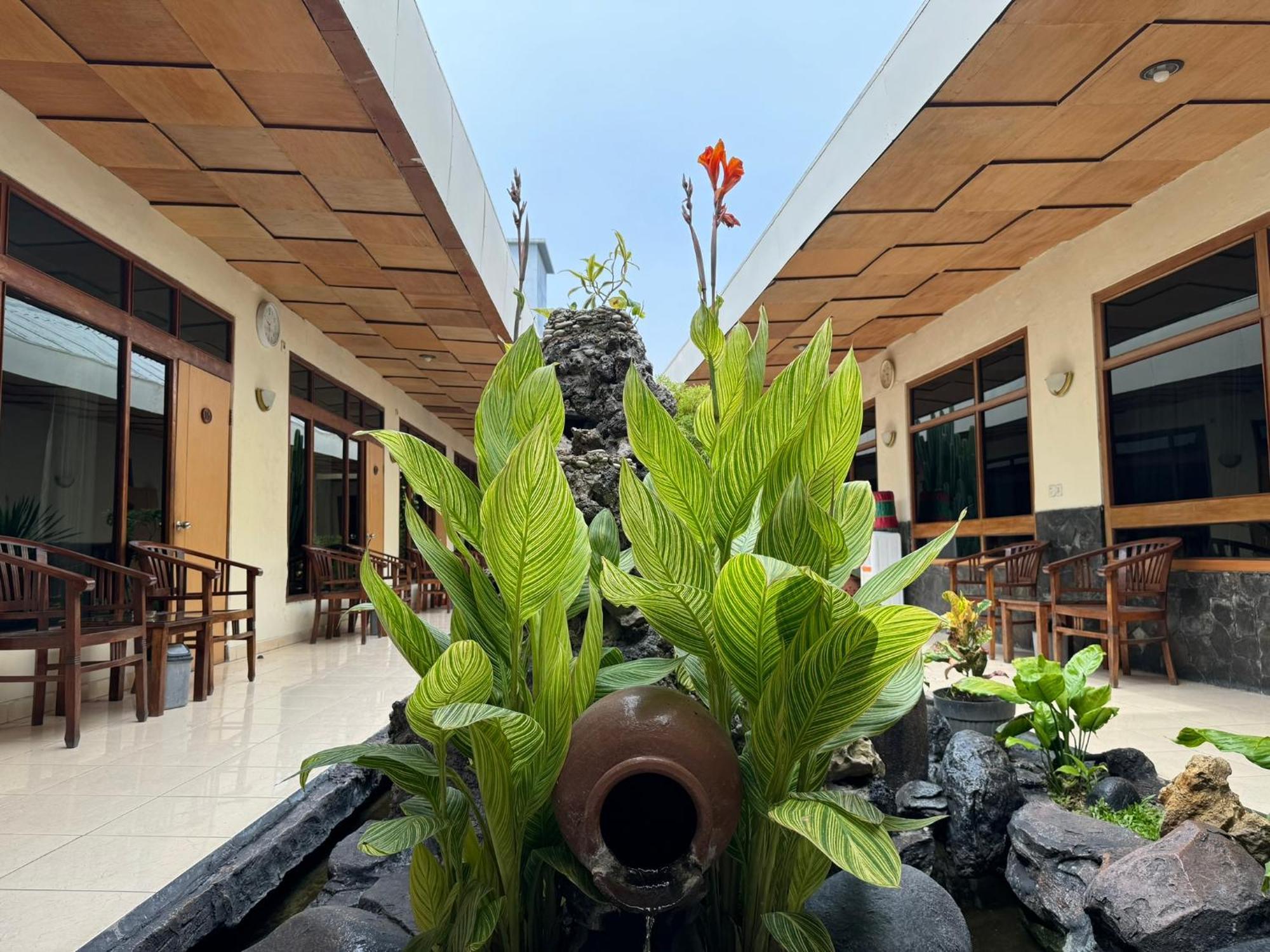 Hotel Priangan Cirebon Dış mekan fotoğraf